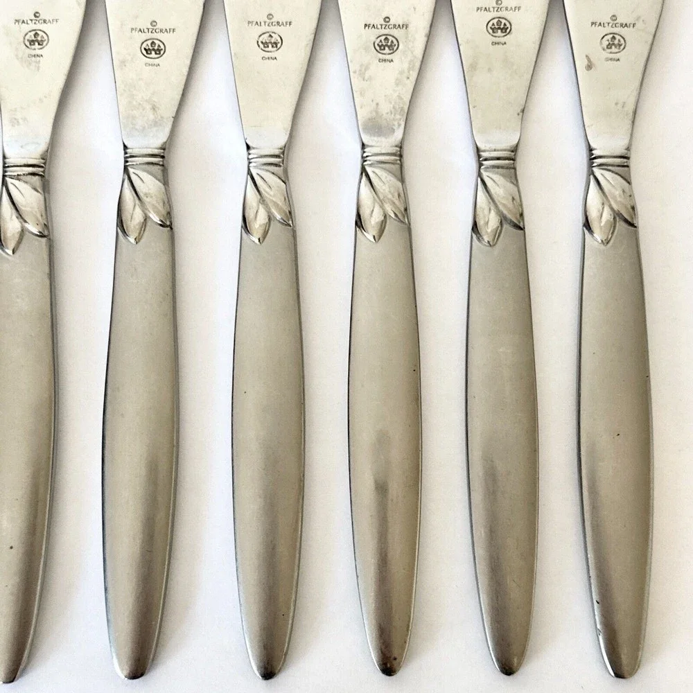 8 Pc‎ Pfaltzgraff stainless 18/0 Satin Laurel Frosted handle Dinner Knives￼